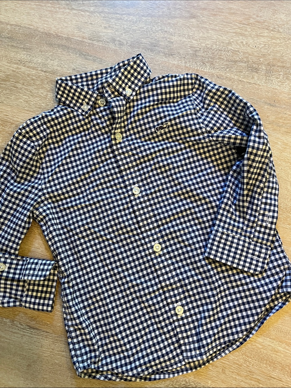 Vineyard vines 2T performance button down EUC